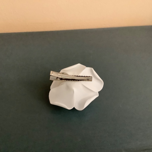 Medium rose alligator clip….custom made - Picture 3 of 6